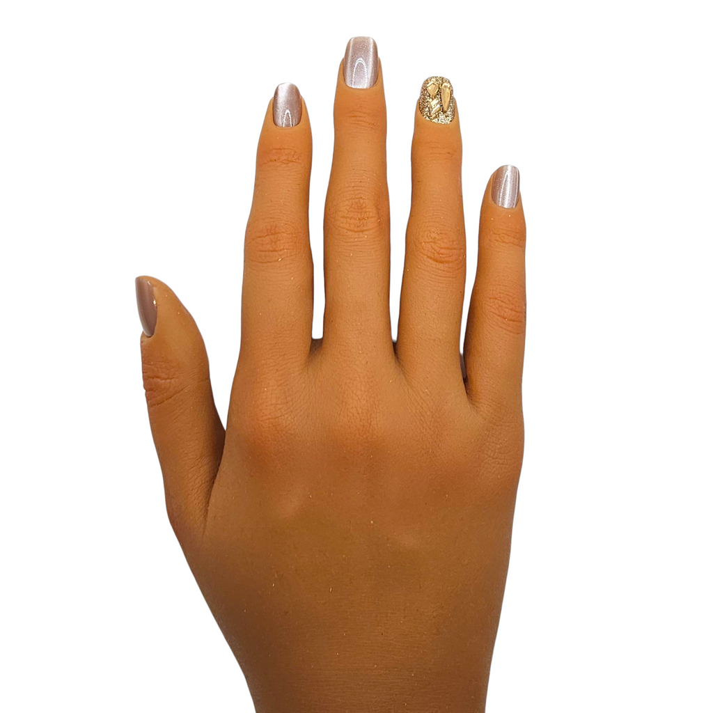 Everyday Influencer silver cat eye press-on nails – Everyday Elegance – Rodeo & Wilshire Beauty