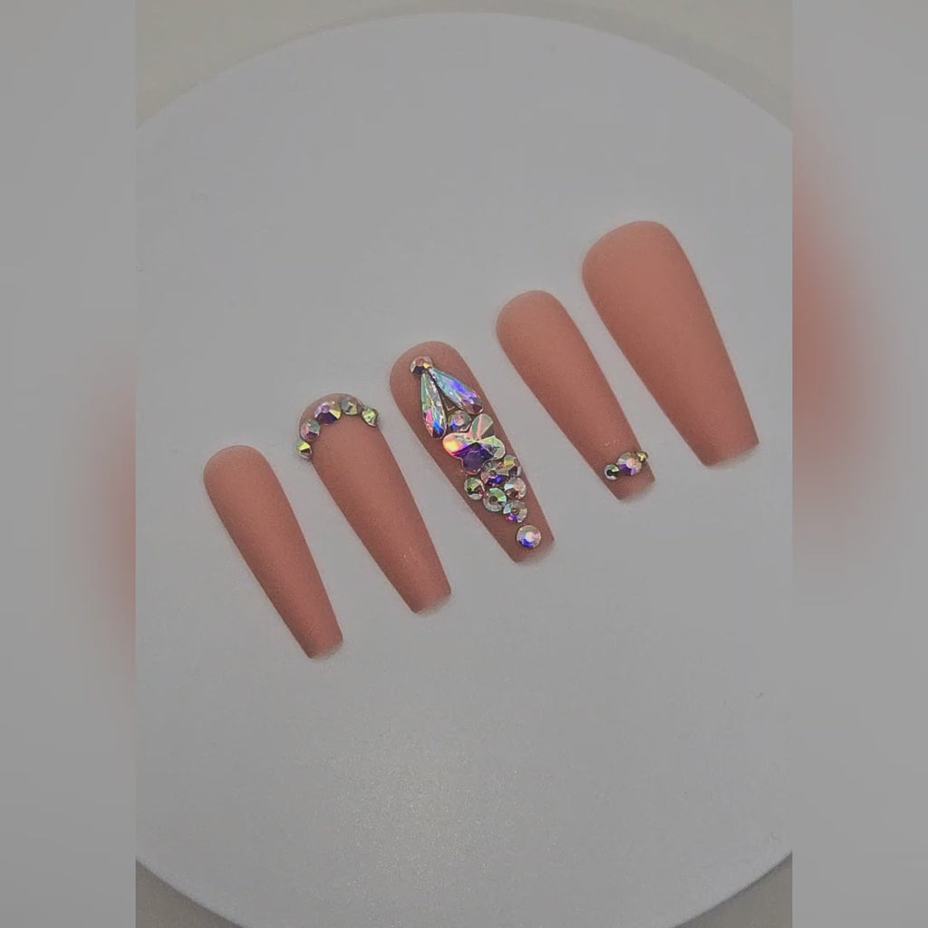 birthday-behavior-nails-closeup-video