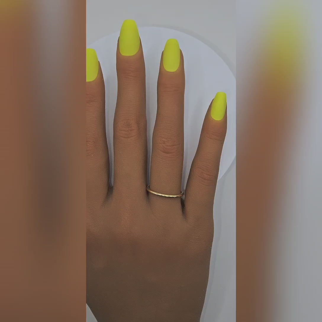 miami-nights-nails-closeup-video